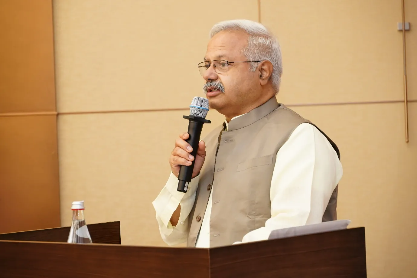 Shri Sunil Ambekar presenting his speech